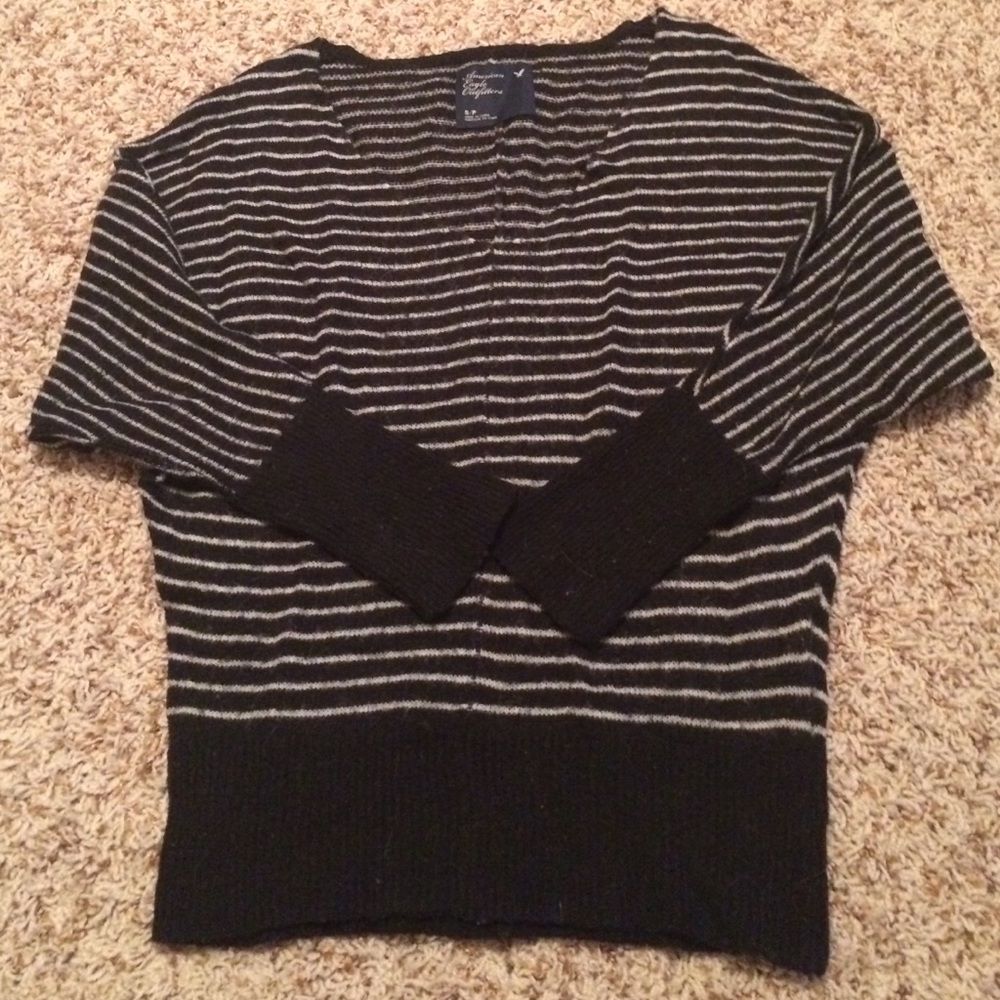 American Eagle Soft Striped V-Neck Top